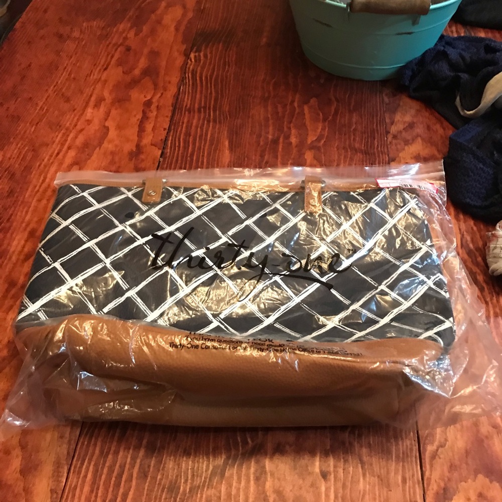 Thirty one purse, new!